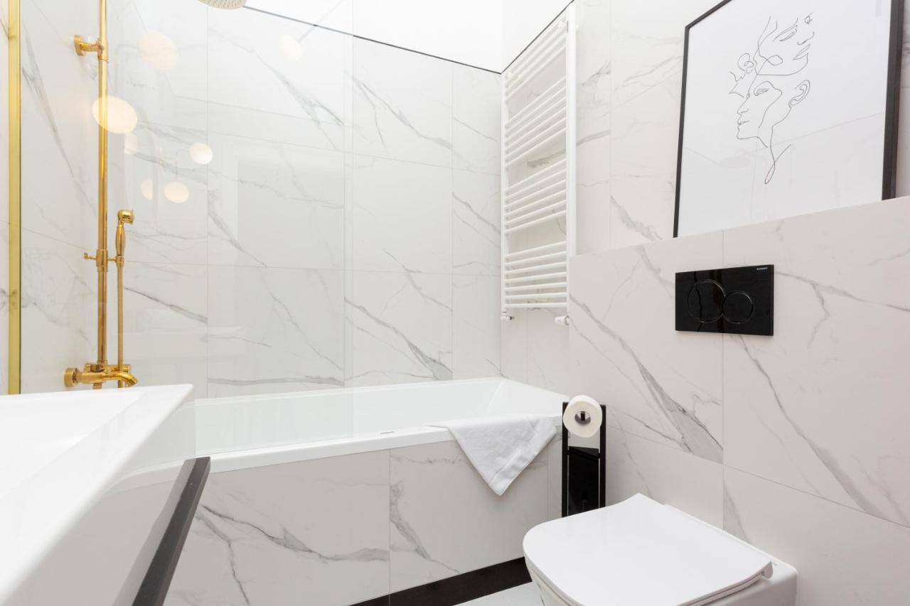 Lux Golden Apartment Praga Kepna By Renters Prestige وارسو المظهر الخارجي الصورة